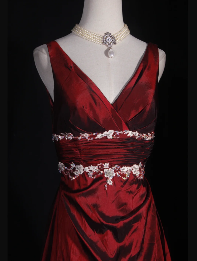 Vintage Burgundy V Neck Satin Appliques Mermaid Long Wedding Guest Dress Formal Evening Gowns