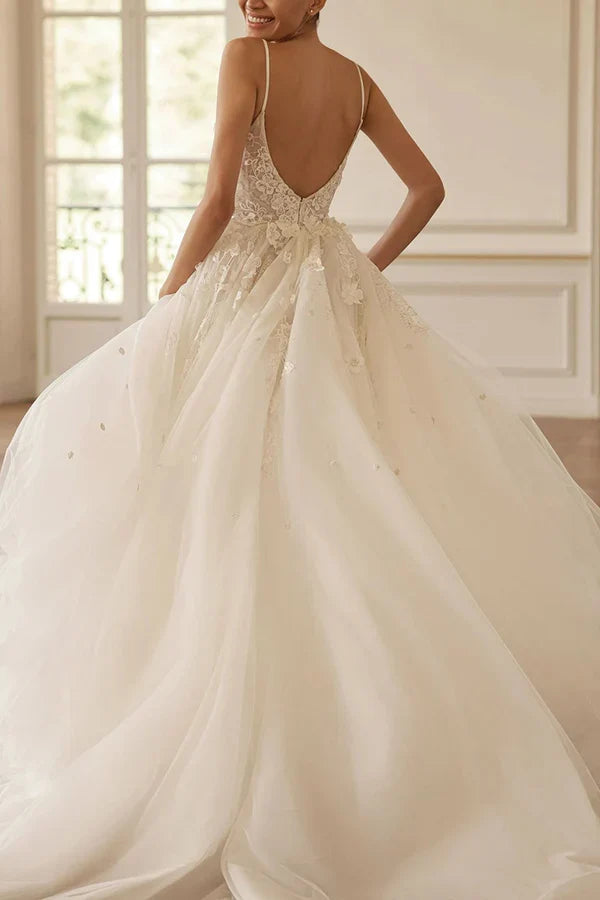 Deep V-neck lace decal bohemian wedding dress