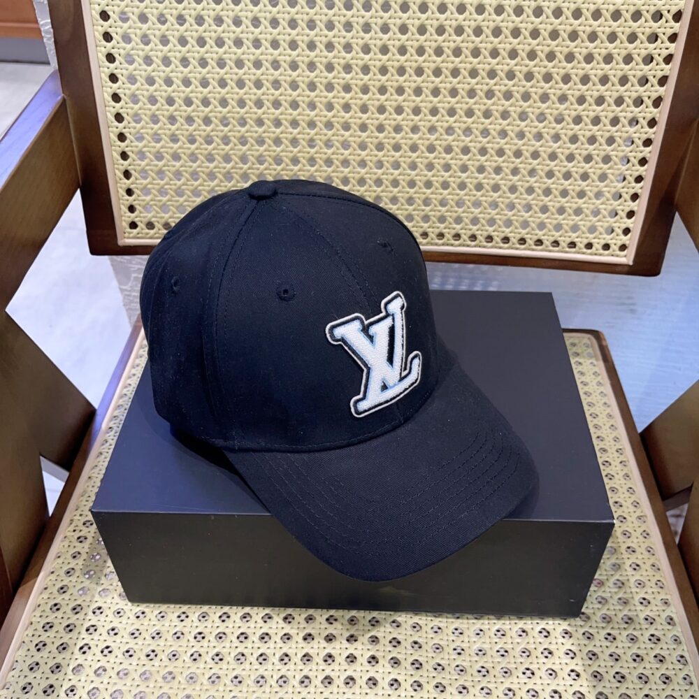 Louis Vuitton LV Signature Baseball Cap Black M7319L