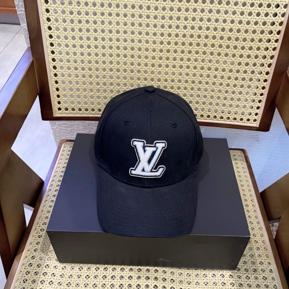 Louis Vuitton LV Signature Baseball Cap Black M7319L