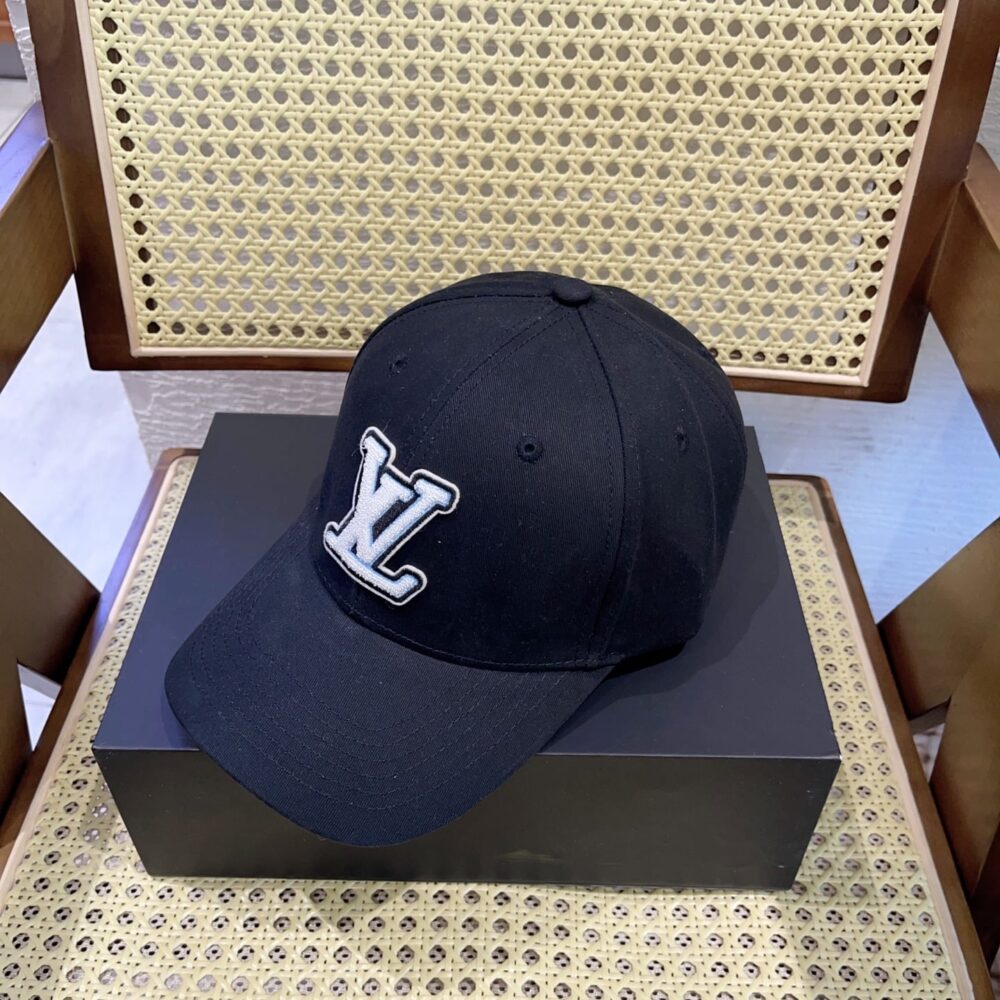 Louis Vuitton LV Signature Baseball Cap Black M7319L