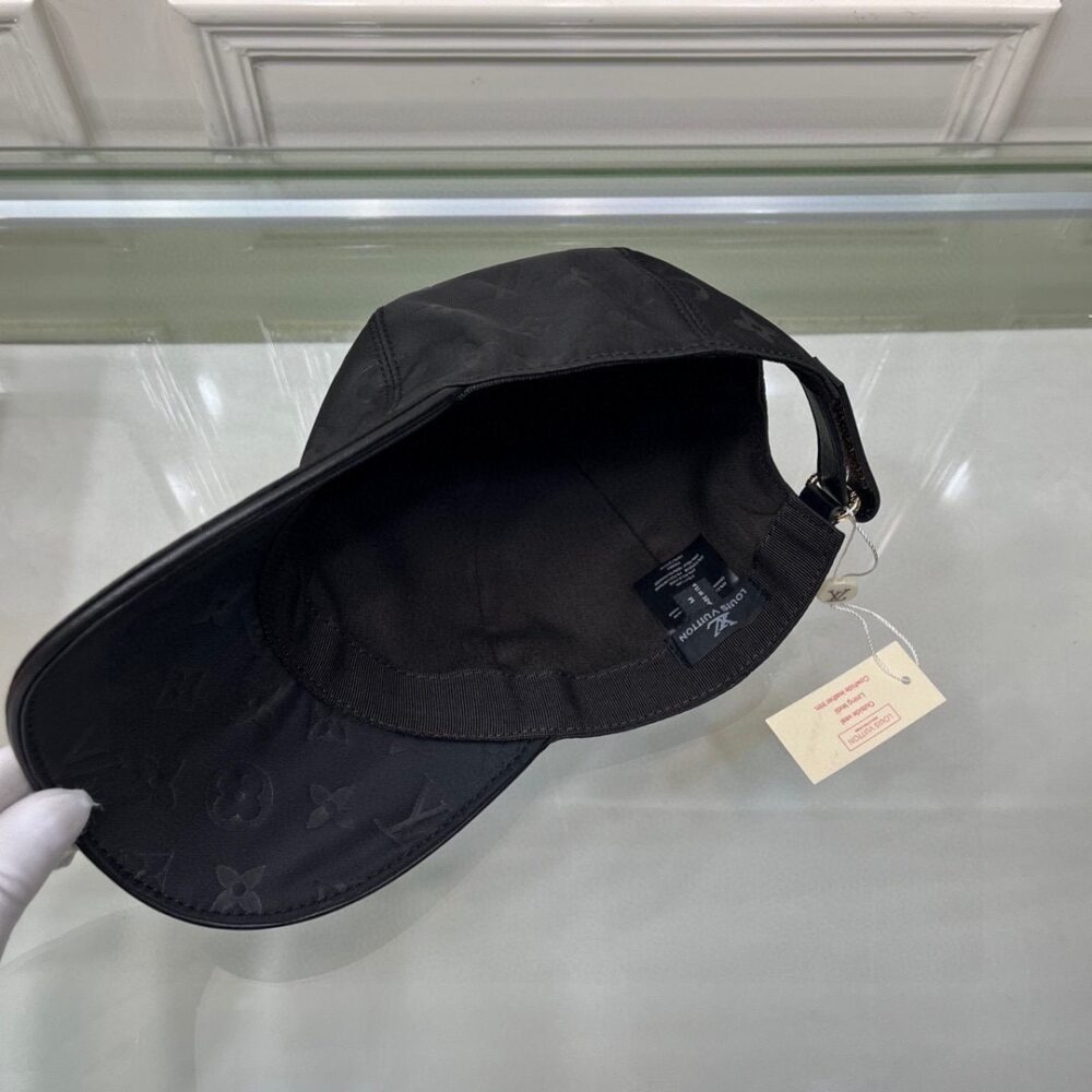 Louis Vuitton Monogram Cap Black