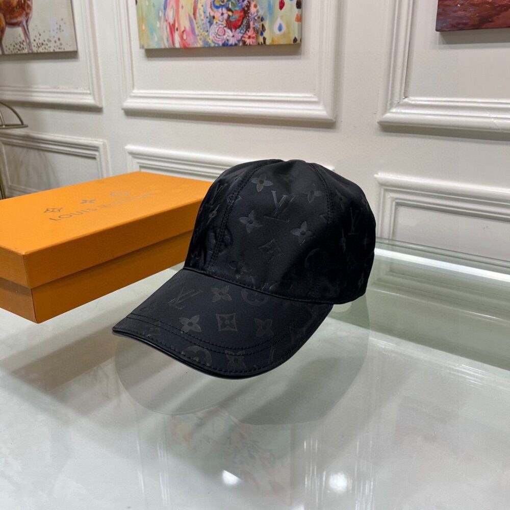 Louis Vuitton Monogram Cap Black