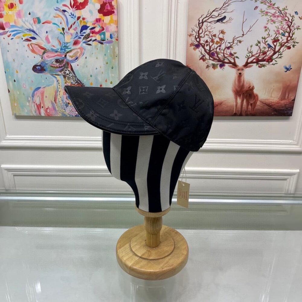 Louis Vuitton Monogram Cap Black