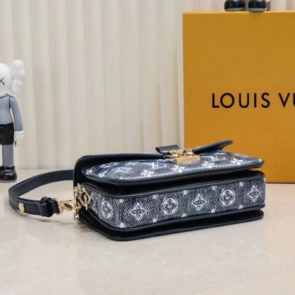 Louis Vuitton Pochette Métis East West Monogram Spruce 21Cm M22834