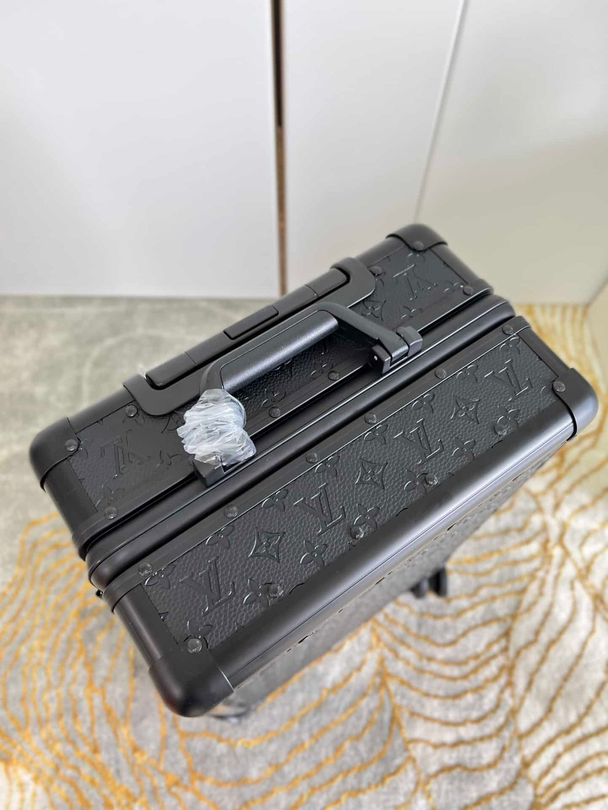 Louis Vuitton Horizon Rolling Trunk Suitcase Monogram Eclipse Coated Canvas Black 55Cm
