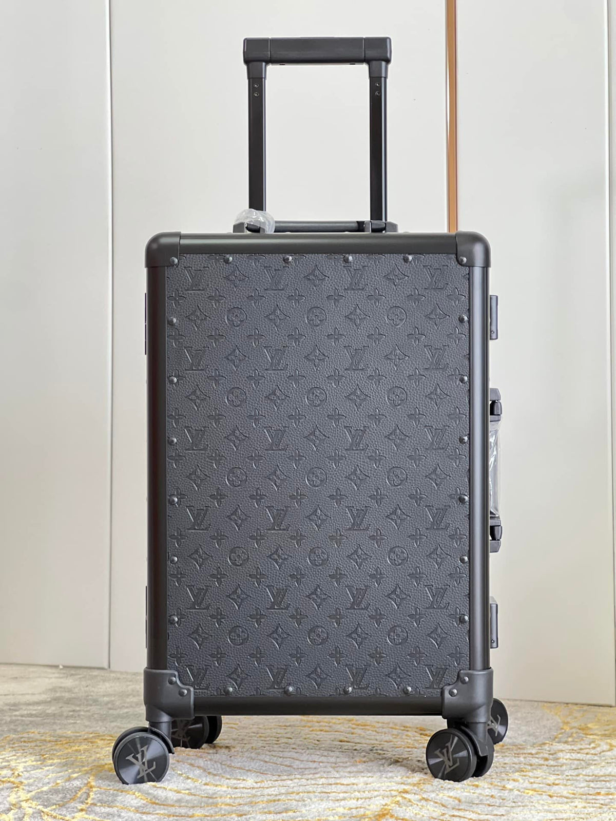 Louis Vuitton Horizon Rolling Trunk Suitcase Monogram Eclipse Coated Canvas Black 55Cm