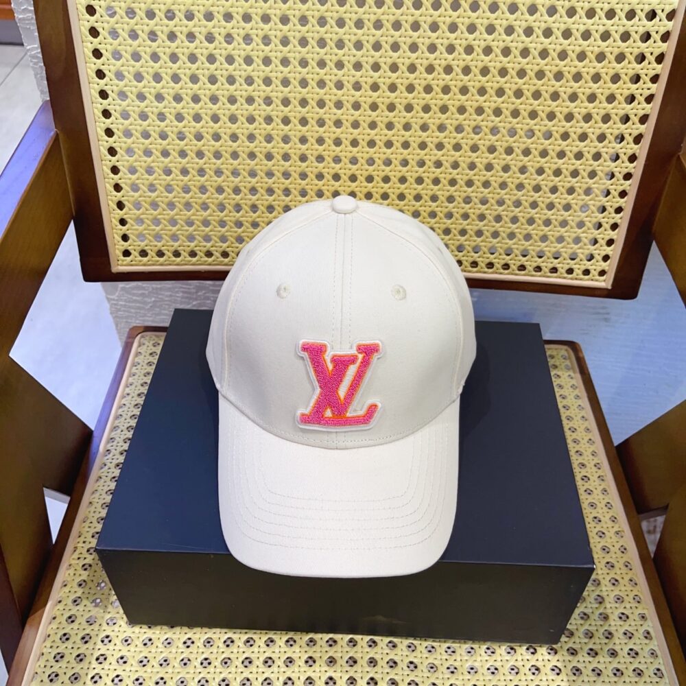 Louis Vuitton LV Signature Baseball Cap Beige M7289L