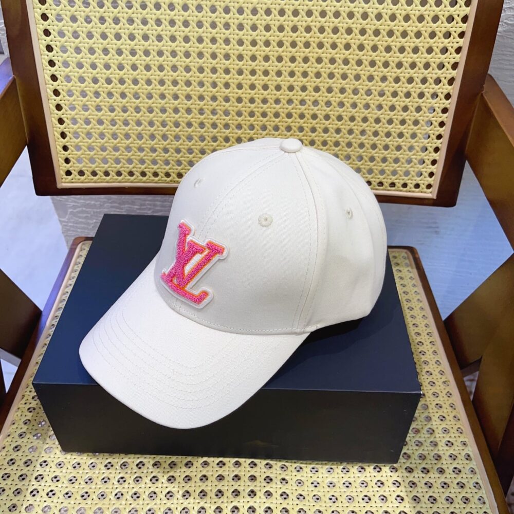 Louis Vuitton LV Signature Baseball Cap Beige M7289L