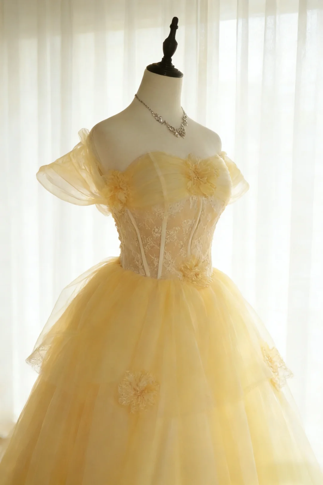 Fairy Off The Shoulder Yellow Tulle Lace Appliques Long Birthday Party Dress Prom Gowns SP2034
