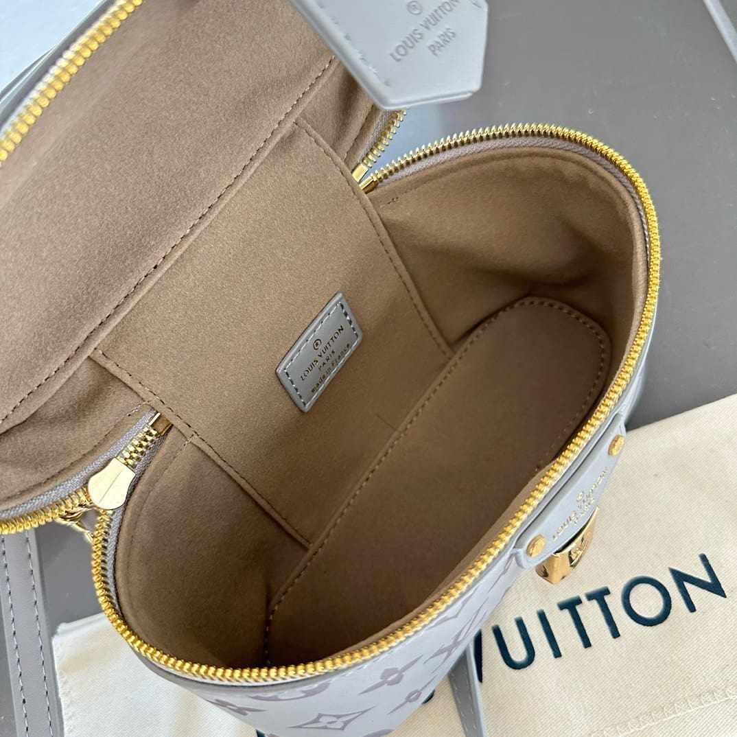 Louis Vuitton M12427 Vanity Chain Pouch