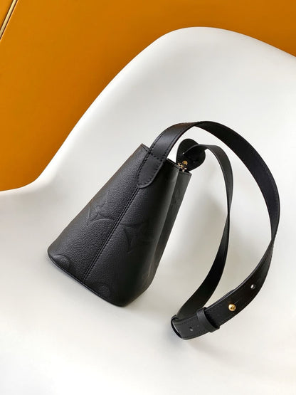 Louis Vuitton M13480 All In BB