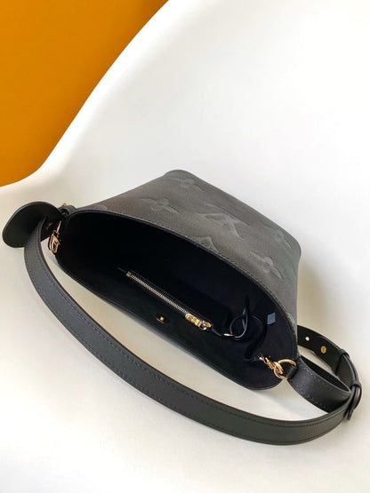 Louis Vuitton M13480 All In BB