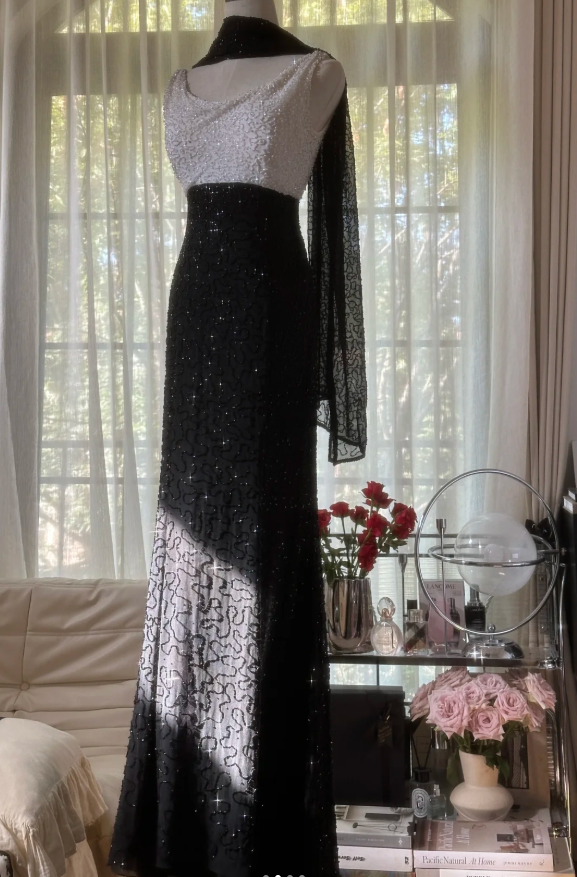 Elegant V Neck Black Chiffon Beaded Mermaid Evening Dress Long Birthday Party Gown With Scarf