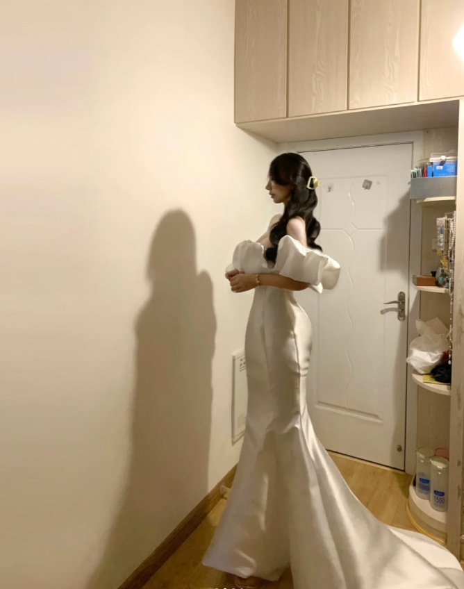 Elegant Off The Shoulder White Satin Mermaid Party Gown Long Wedding Guest Dress