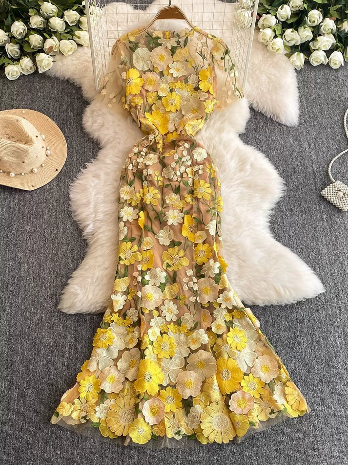 Palace style beautiful heavy work three-dimensional flower embroidery embroidery seaside holiday dress morning robe female bride high-end 11286