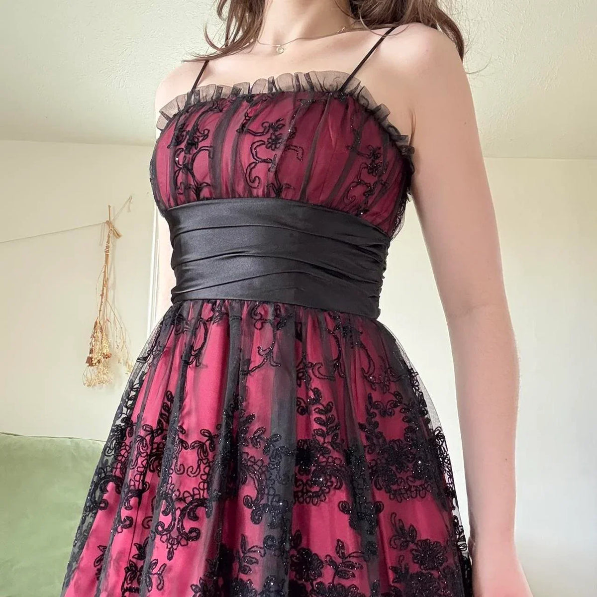 Retro Burgundy Spaghetti Strap Applique Sequin Design A-line Chiffon Satin Party Dress Homecoming Dress TP4092