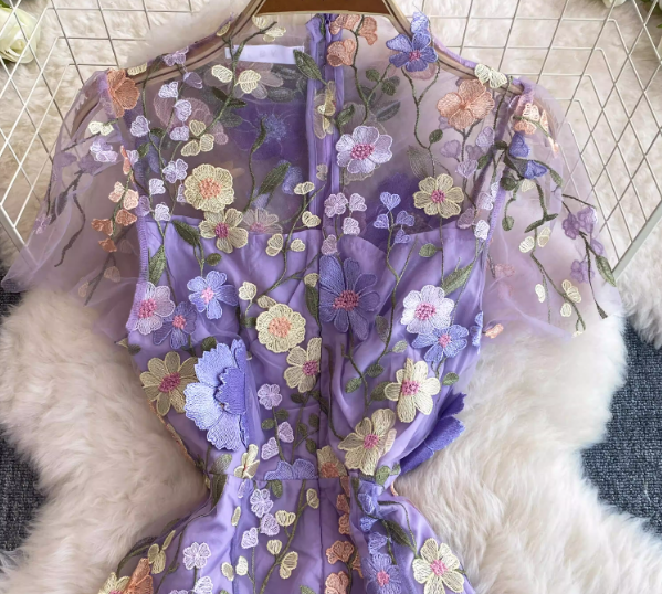 Palace style beautiful heavy work three-dimensional flower embroidery embroidery seaside holiday dress morning robe female bride high-end 11286