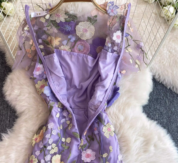 Palace style beautiful heavy work three-dimensional flower embroidery embroidery seaside holiday dress morning robe female bride high-end 11286