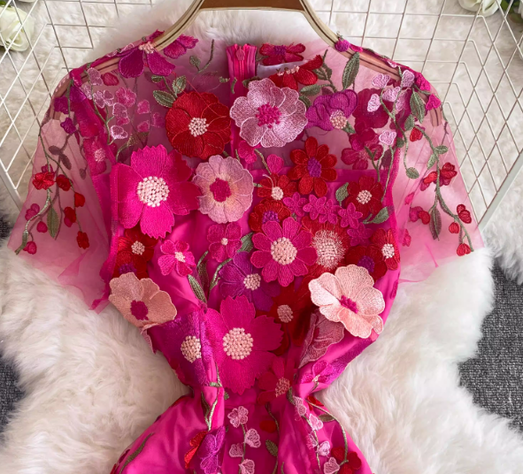 Palace style beautiful heavy work three-dimensional flower embroidery embroidery seaside holiday dress morning robe female bride high-end 11286