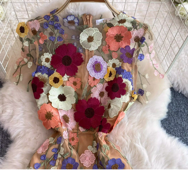 Palace style beautiful heavy work three-dimensional flower embroidery embroidery seaside holiday dress morning robe female bride high-end 11286