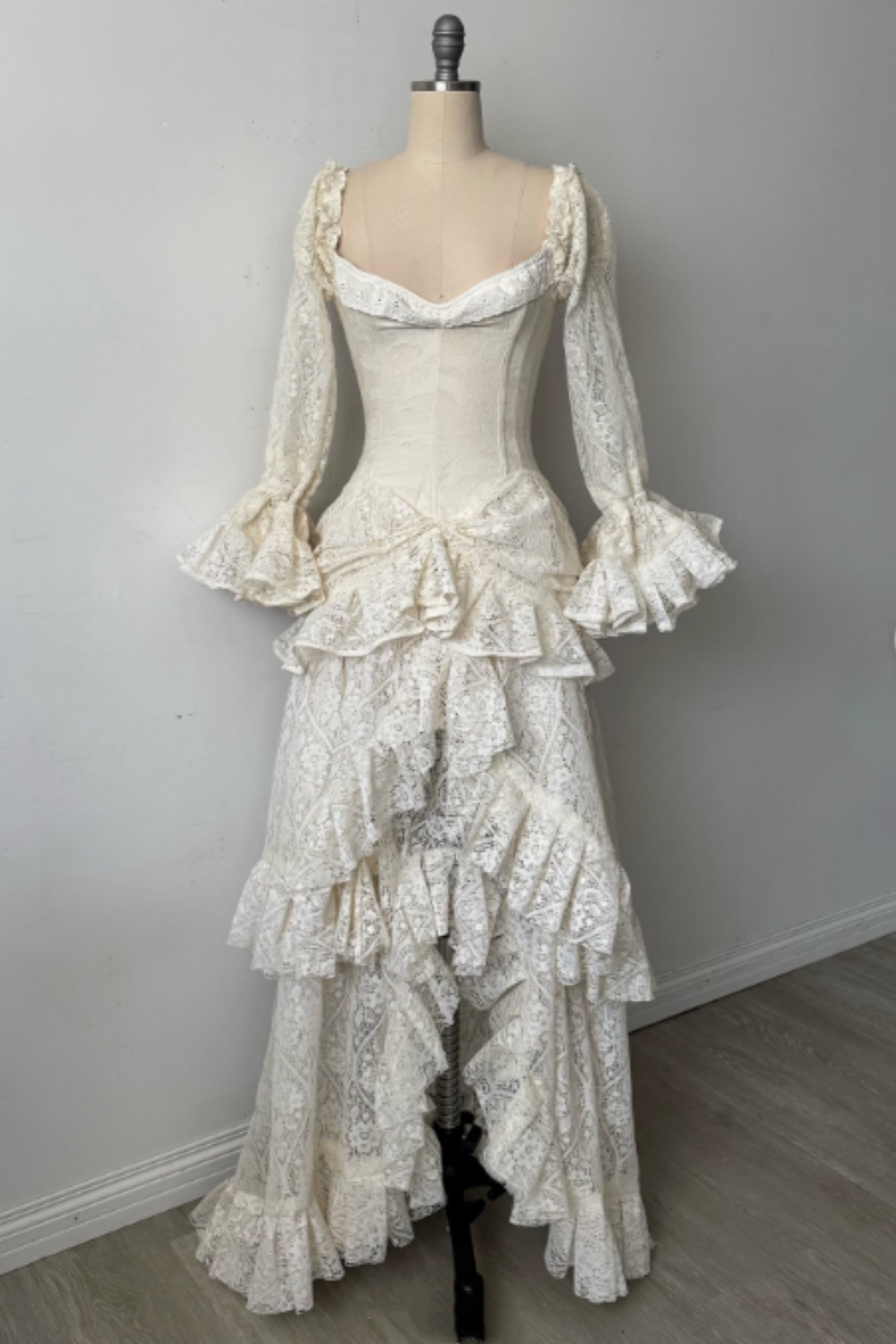 Vintage long-sleeved delicate lace wedding dress gh6848