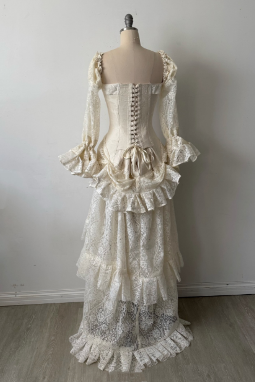 Vintage long-sleeved delicate lace wedding dress gh6848