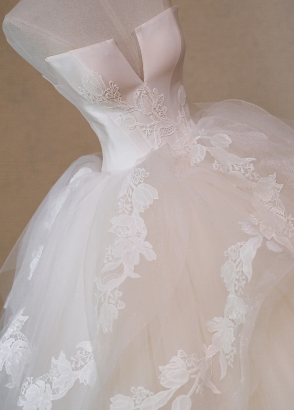Gorgeous White Applique Strapless A-Line V-Neck Long Wedding Dress TP5037