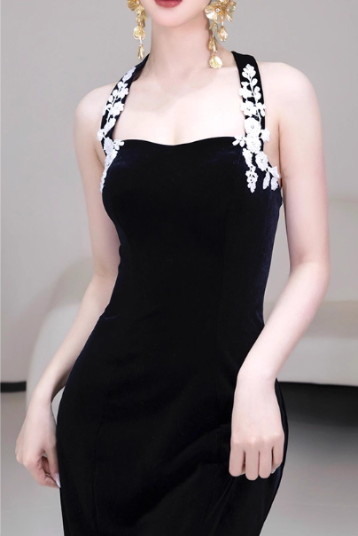 Glamorous Black Velvet Mermaid White Floral-Applique Straps Evening Gown TP5290