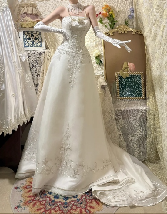 Gorgeous Satin Strapless Embroidery A-Line Wedding Dress TP5409