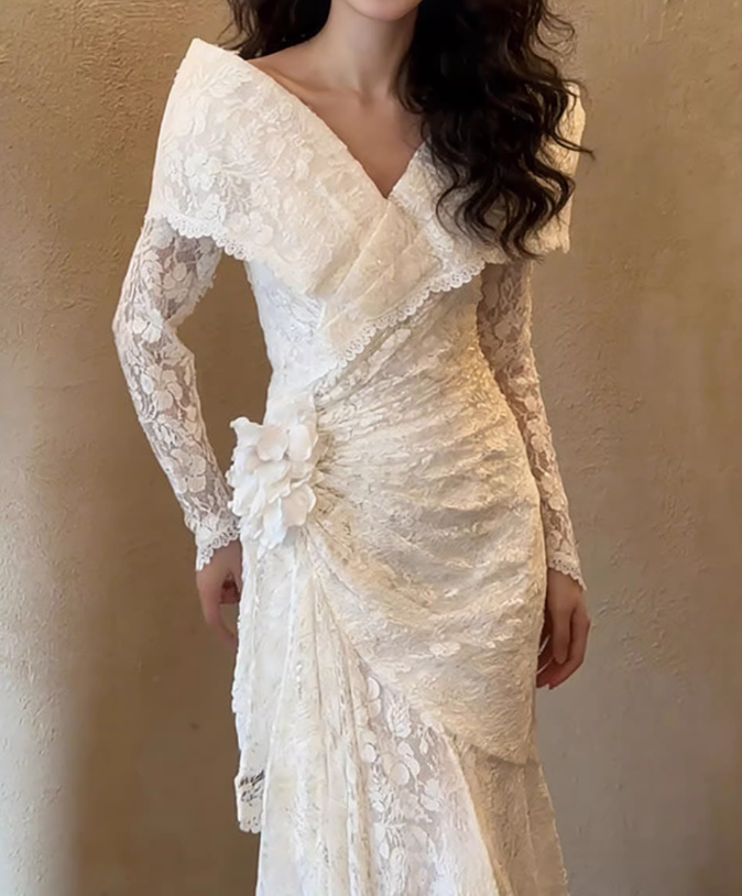 Vintage Ivory Lace Long-Sleeve Mermaid with Train V-Neck Ruffled Wedding Dress TP5557