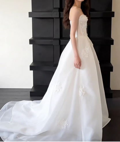 Vintage Tulle Strapless Floral Applique Train Wedding Dress TP5559