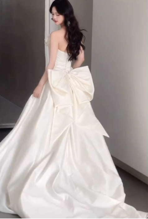 Vintage Ivory Strapless 3D Rose Satin Back Bow & Train Wedding Dress TP5587