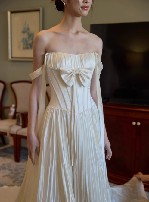 Chic Strapless Ivory Pleated Satin Bow Accent Dramatic Train Wedding Dress TP5607