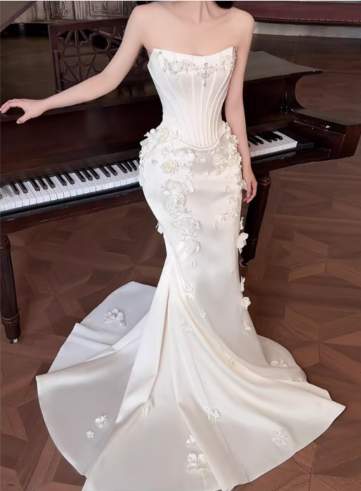 Glamorous Strapless Mermaid Bridal Gown 3D Floral Appliqués Wedding Dress TP5652