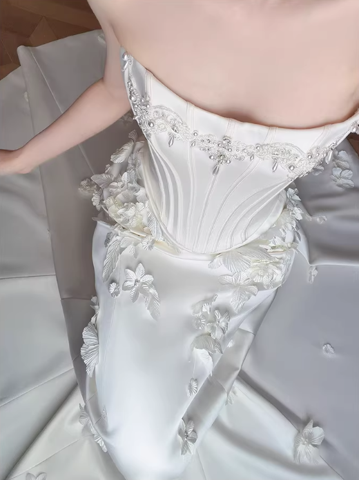 Glamorous Strapless Mermaid Bridal Gown 3D Floral Appliqués Wedding Dress TP5652