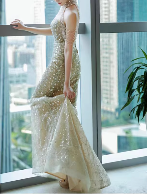 Vintage Light Green Halter Neck Evening Gown Sparkling Beaded Prom Dress TP5675