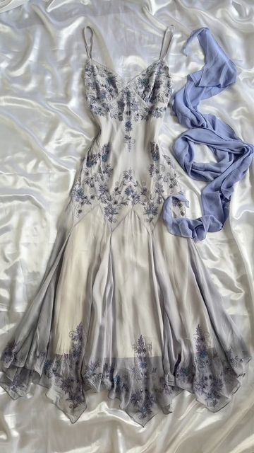 Purple fashion elegant exquisite beaded spaghetti strap A-line long chiffon ball gown evening dress party dress gh2919