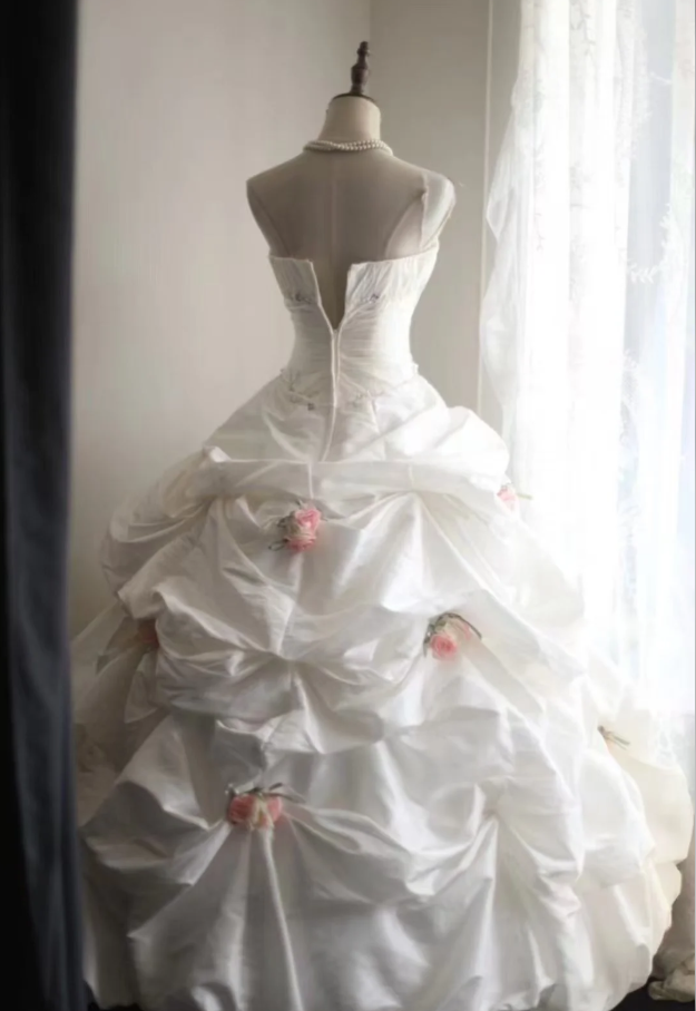 Elegant Strapless Ball Gown White Satin Pleated Floral Long Wedding Dress