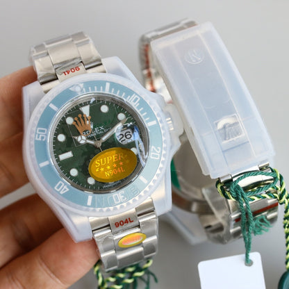 Rolex Submariner Date Green Dial 40Mm