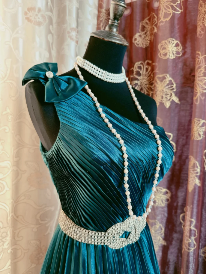 Vintage One Shoulder Peacock Blue Satin Pleated Beaded A Line Long Party Dress Prom Gowns SP1950