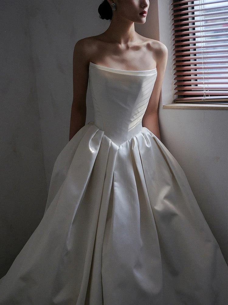 Unique Ball Gown Strapless Neckline Long White Satin Wedding Dresses