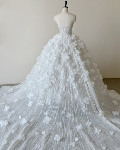 Timeless Ball Gown Sweetheart Sequin Floral White Wedding Dresses Brides Dress