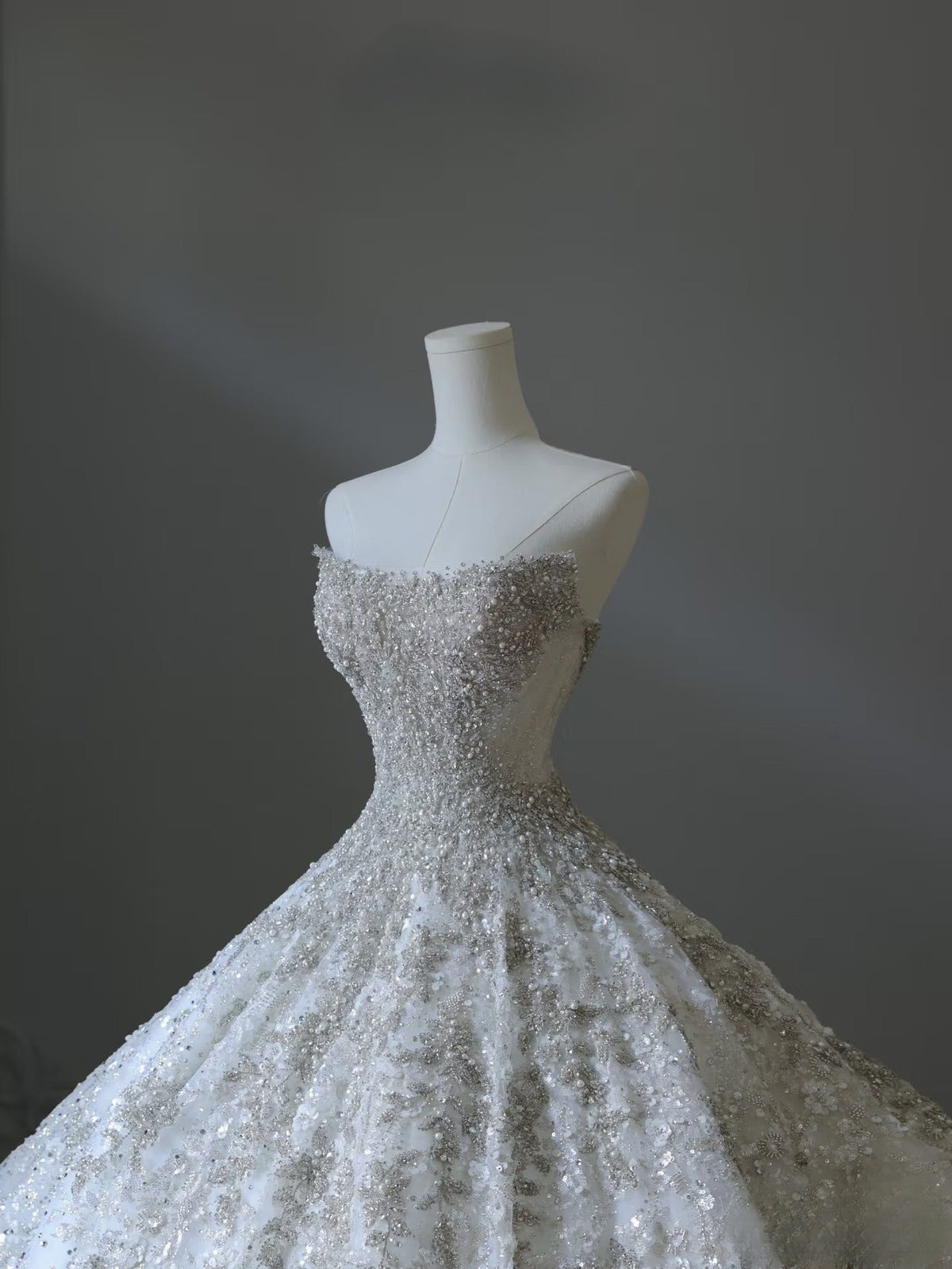 Timeless Ball Gown Sweetheart Sequin Ivory Long Wedding Dress Bridal Dresses