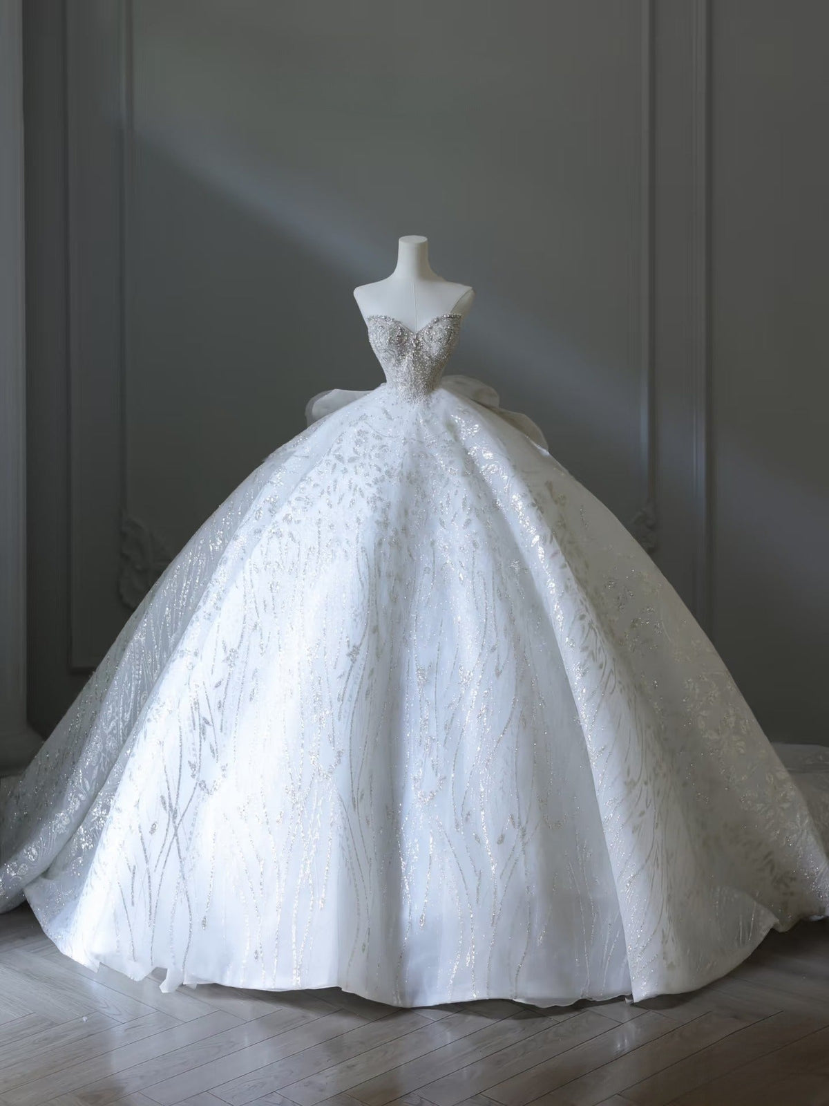 Timeless Ball Gown Sweetheart Neckline Sequin Sleeveless Wedding Dress Bridal Dresses