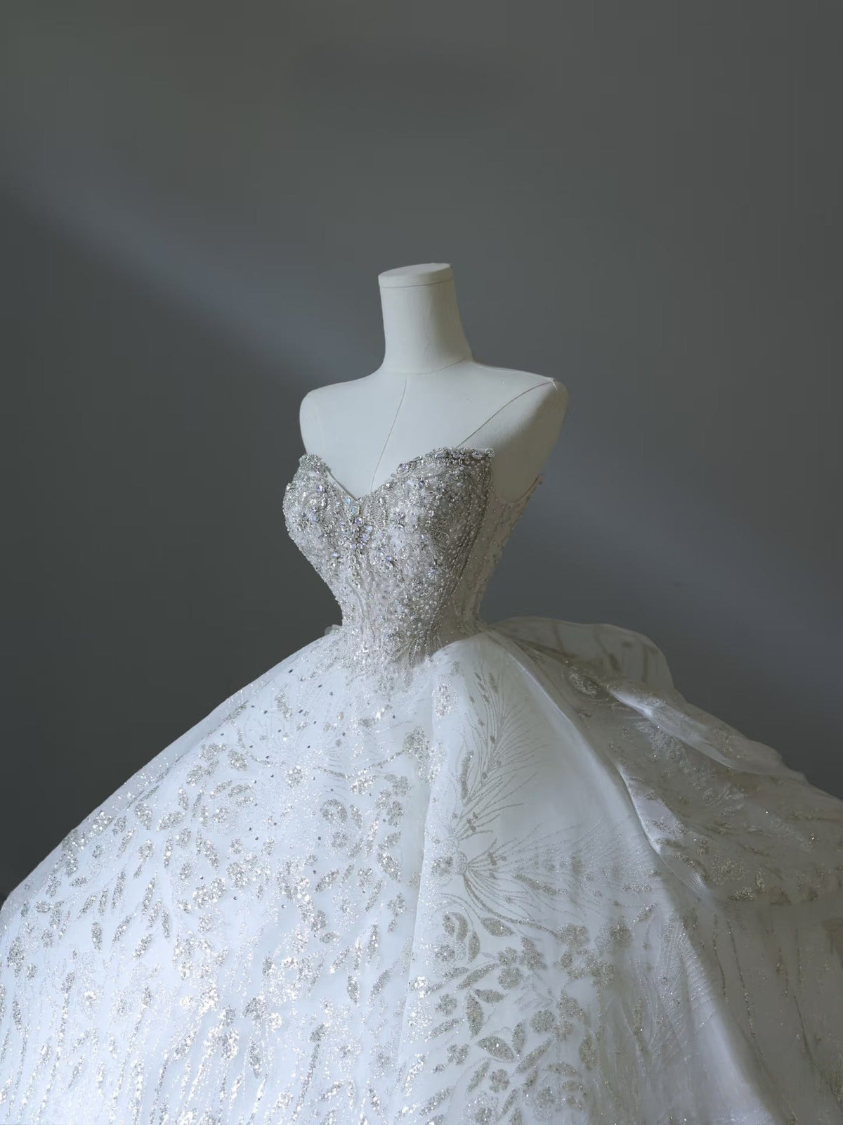 Timeless Ball Gown Sweetheart Neckline Sequin Sleeveless Wedding Dress Bridal Dresses