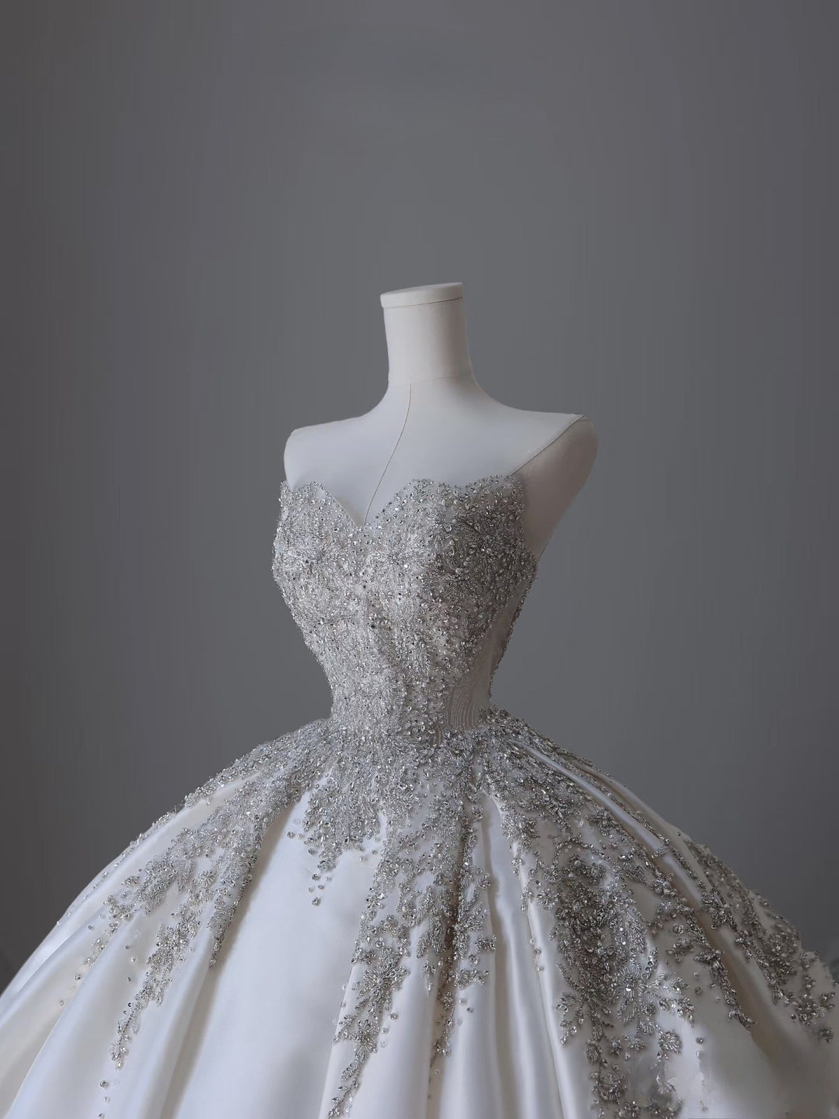 Timeless Ball Gown Sweetheart Neckline Sequin Sleeveless Wedding Dress Bridal Dresses