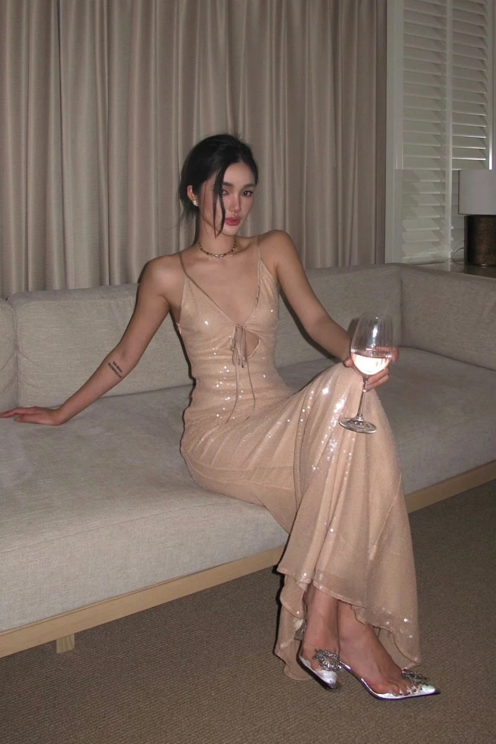 Shiny, simple, elegant long gown gh6810
