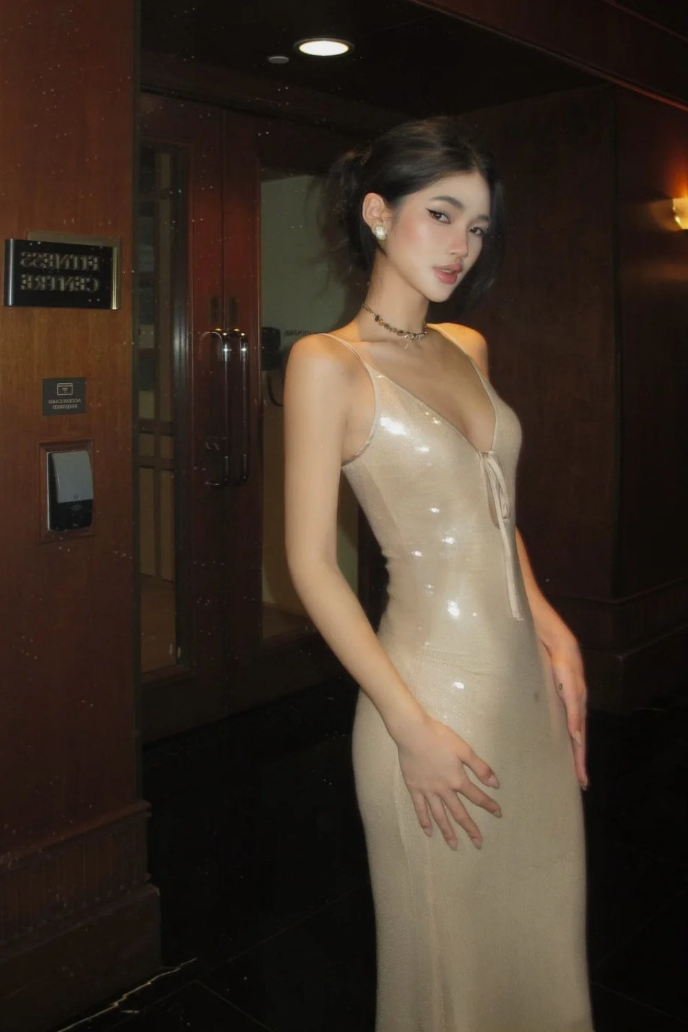 Shiny, simple, elegant long gown gh6810