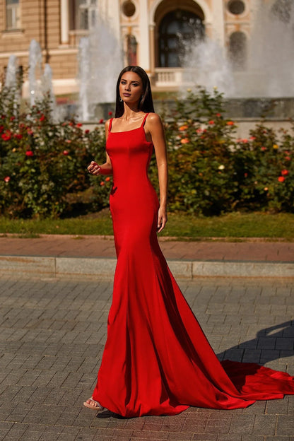 Square neckline sleeveless thin shoulder strap backless and floor length evening dress